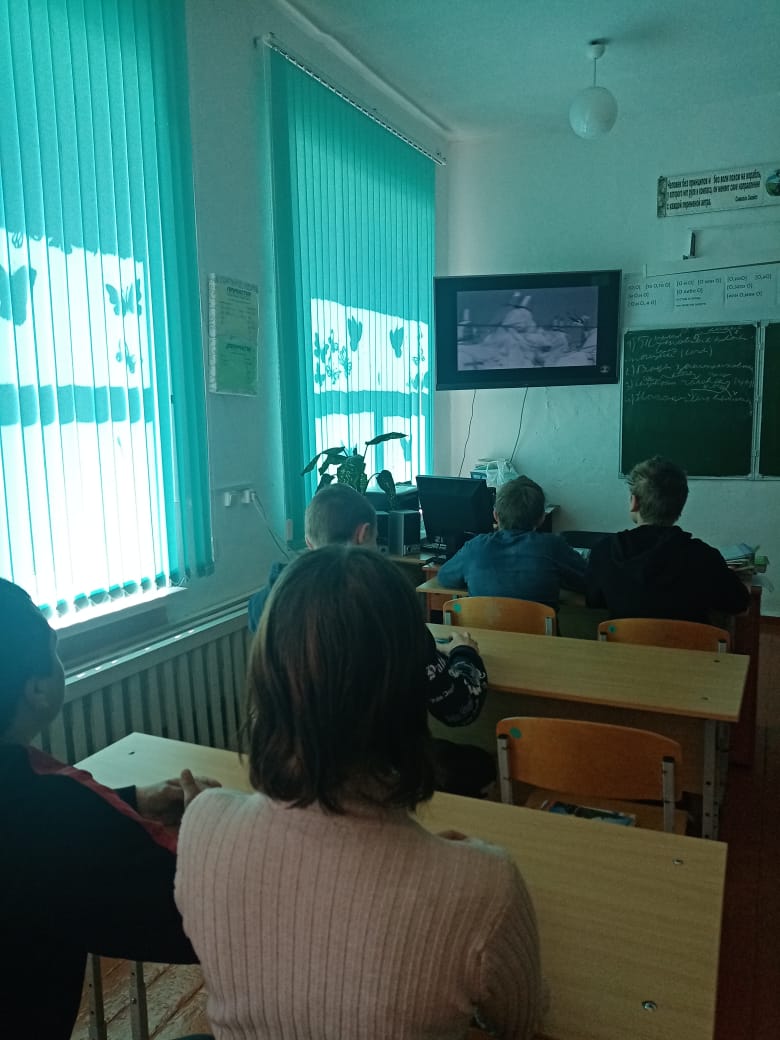 Учащиеся 7-8 класса посмотрели и обсудили фильм «Александр Невский»..