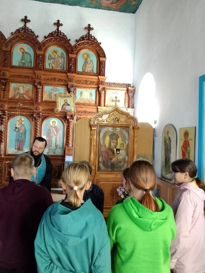 Учащиеся школы посетили храм Семистрельной иконы Божьей Матери..